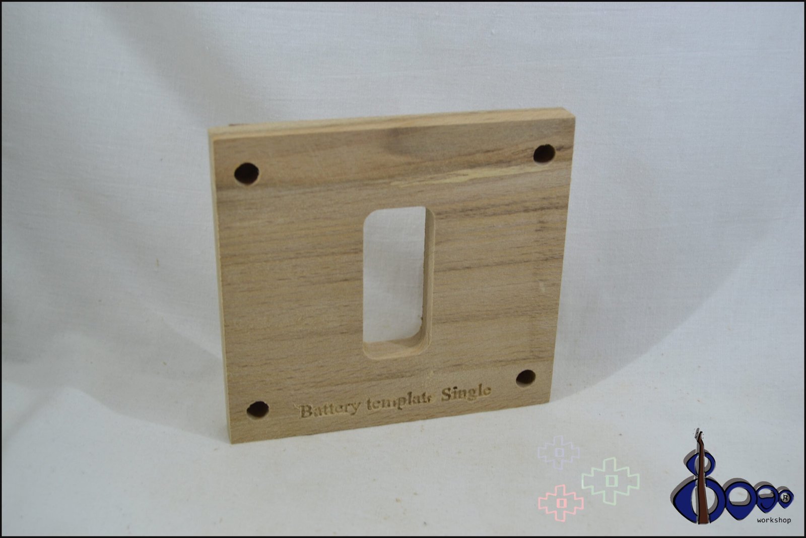 Routing template for plastic Battery box (one battery) 3 Routing template for plastic Battery box (one battery)