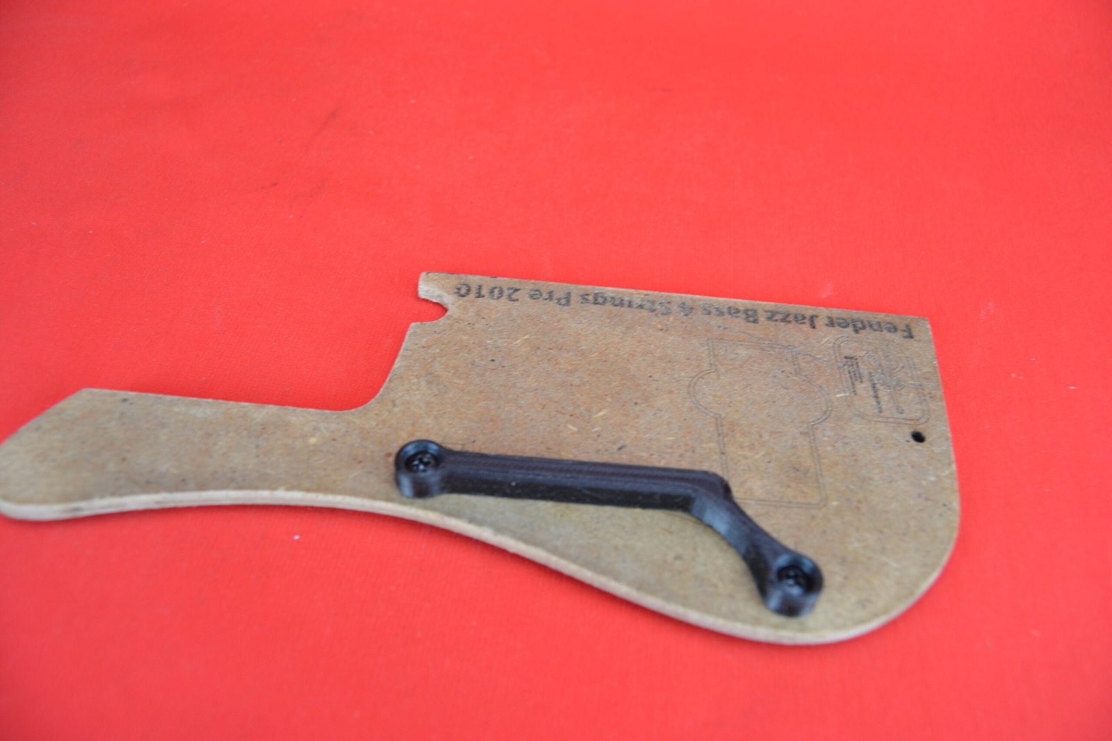 Thumb rest for Fender Jazz 4 pre 2010 (M-3) 5 Thumb rest for Fender Jazz 4 pre 2010 (M-3)