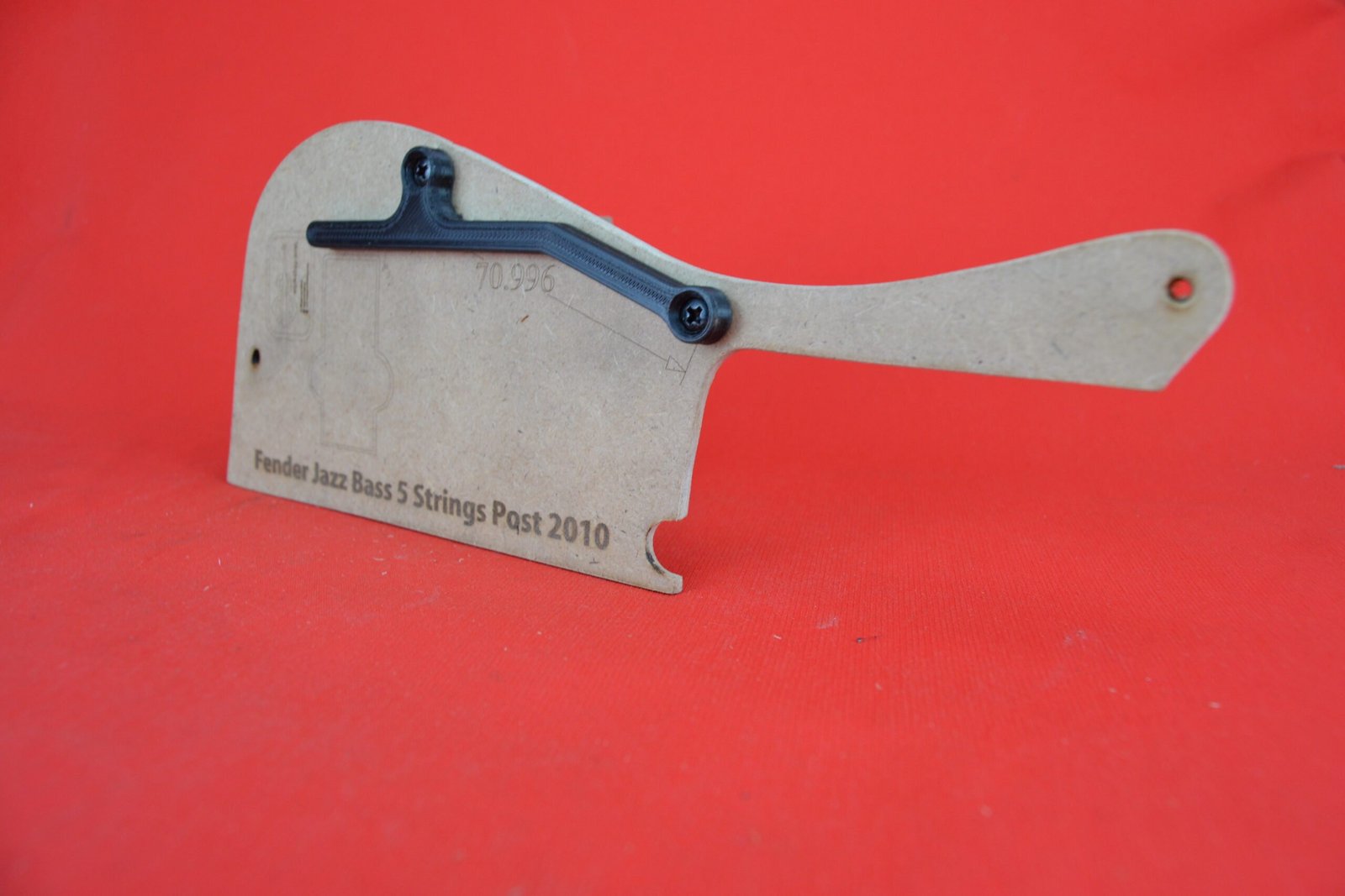 Thumb rest for Fender Jazz V post 2010 (M-4) 4 Thumb rest for Fender Jazz V post 2010 (M-4)