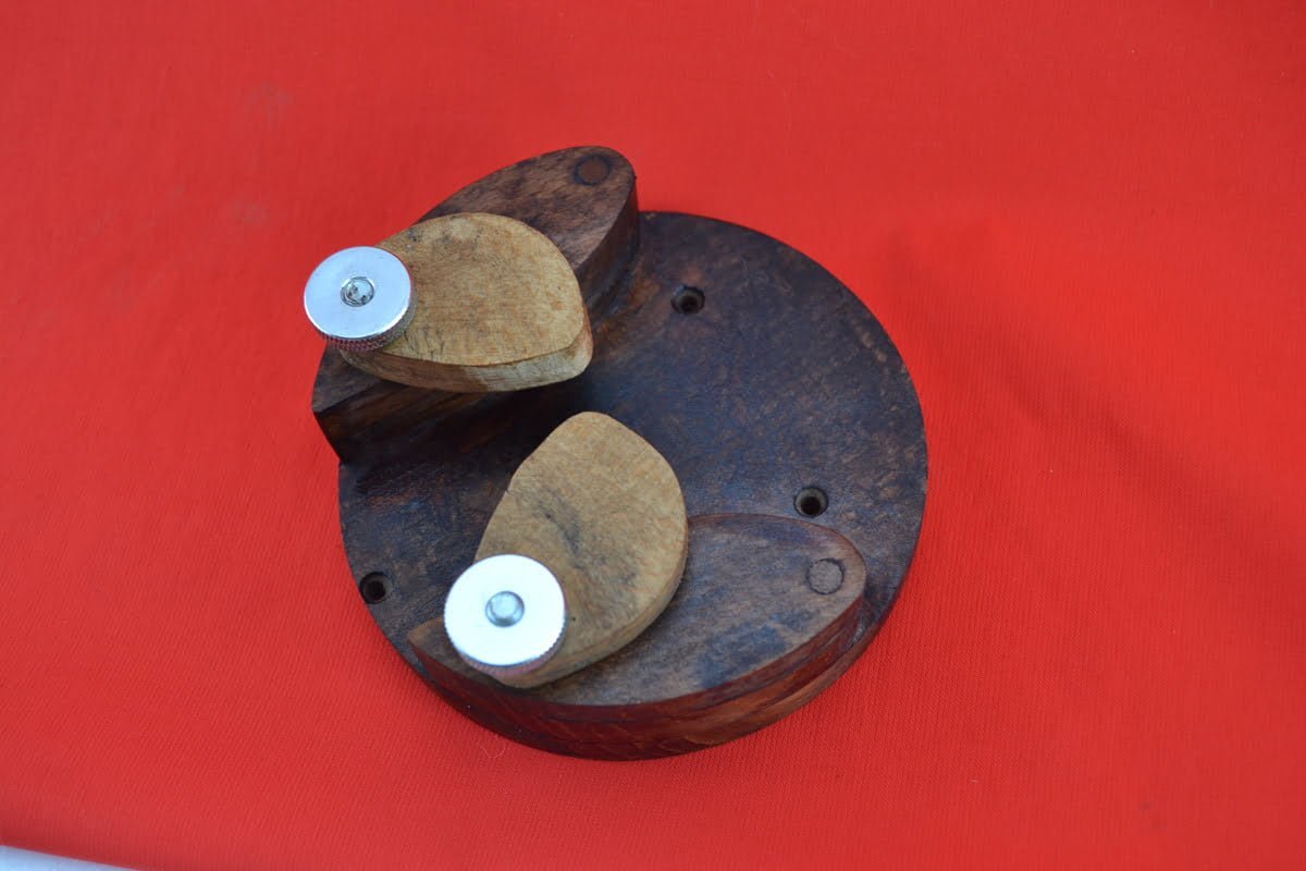 Guitar Wall Mount-Round for Fender guitars 3 Guitar Wall Mount-Round for Fender guitars