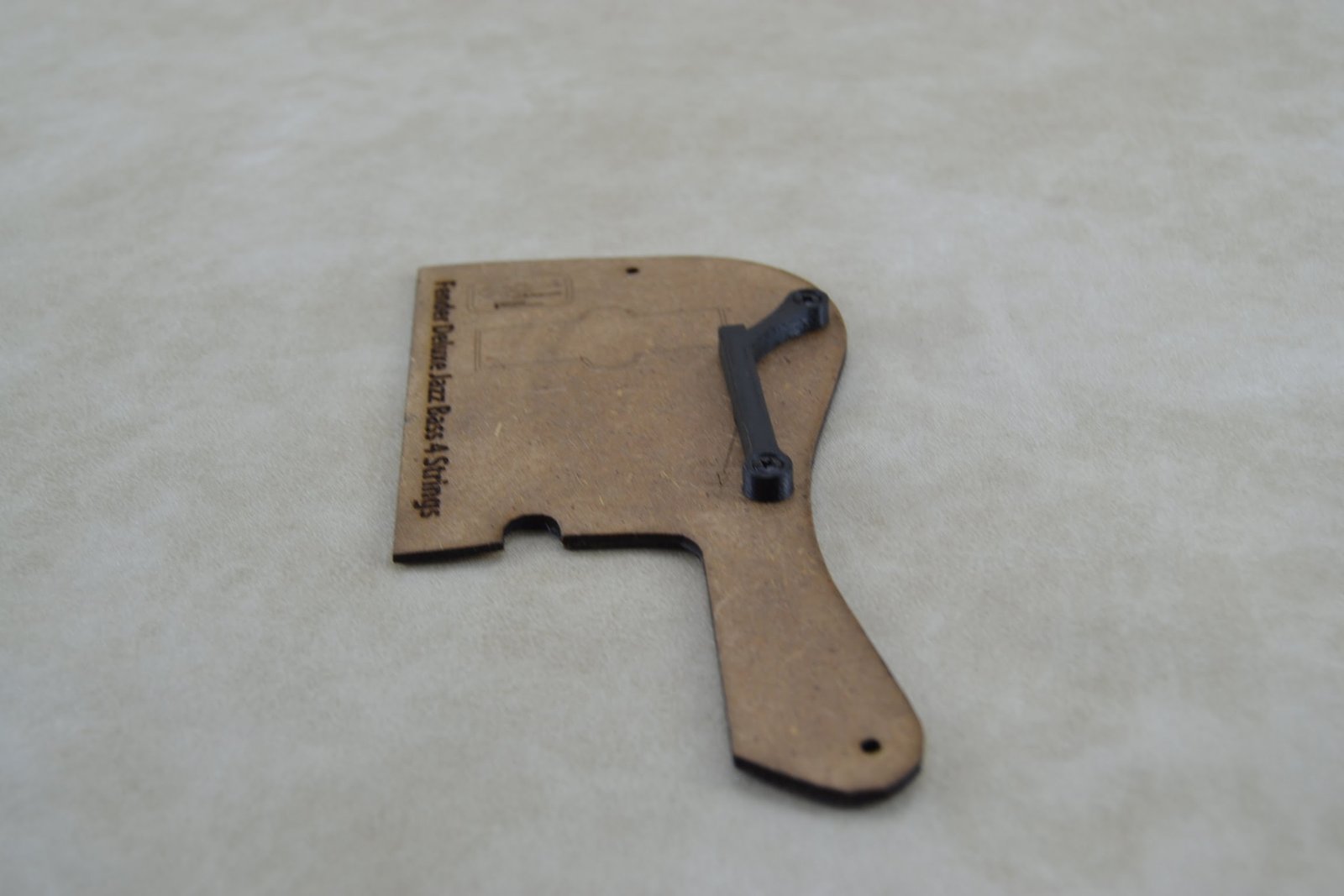 Thumb rest for Fender Deluxe bass 4 strings (M-1) 8 Thumb rest for Fender Deluxe bass 4 strings (M-1)