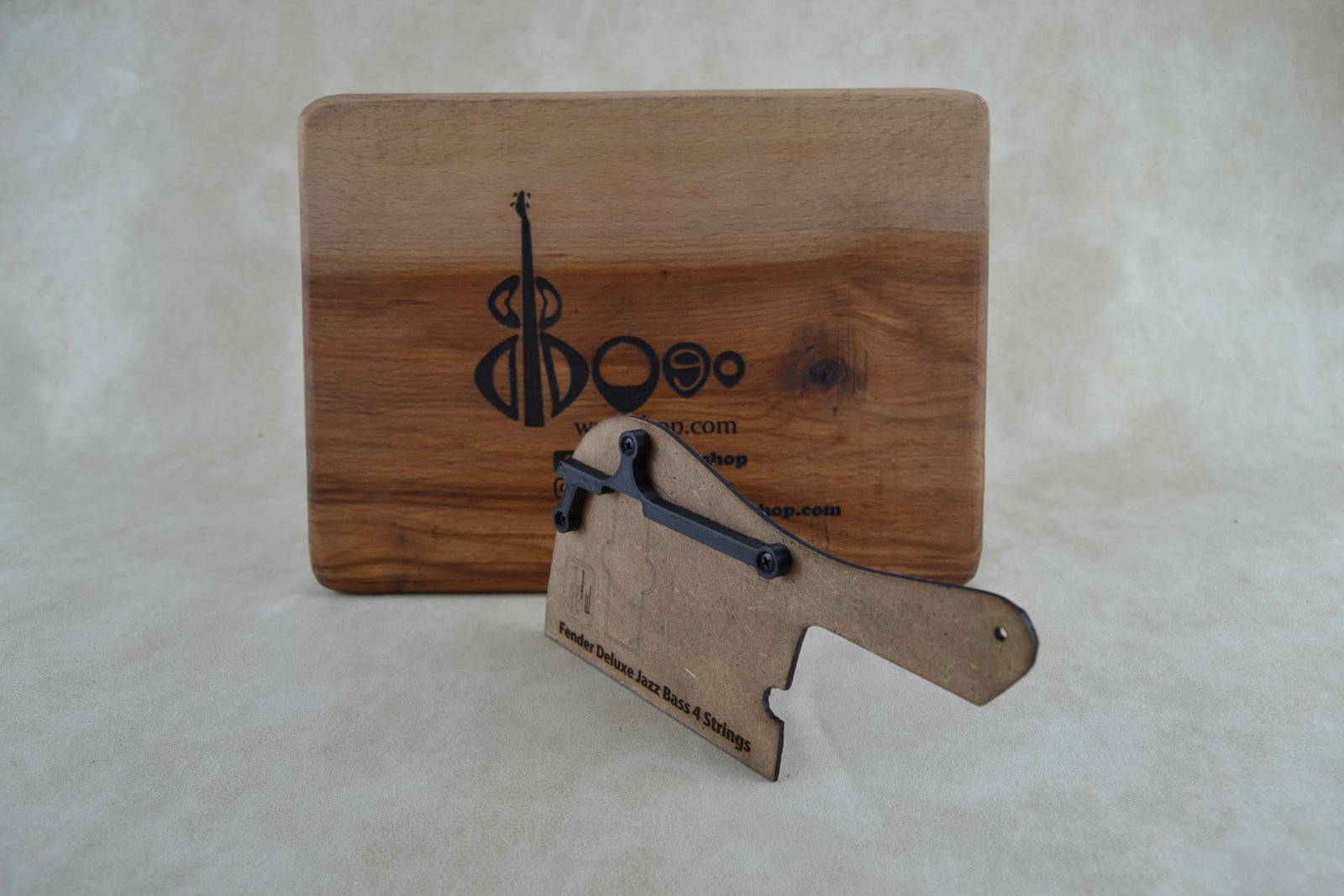 Thumb rest for Fender Deluxe bass 4 (M-6) 14 Thumb rest for Fender Deluxe bass 4 (M-6)