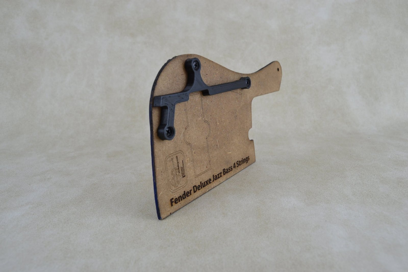 Thumb rest for Fender Deluxe bass 4 (M-6) 11 Thumb rest for Fender Deluxe bass 4 (M-6)