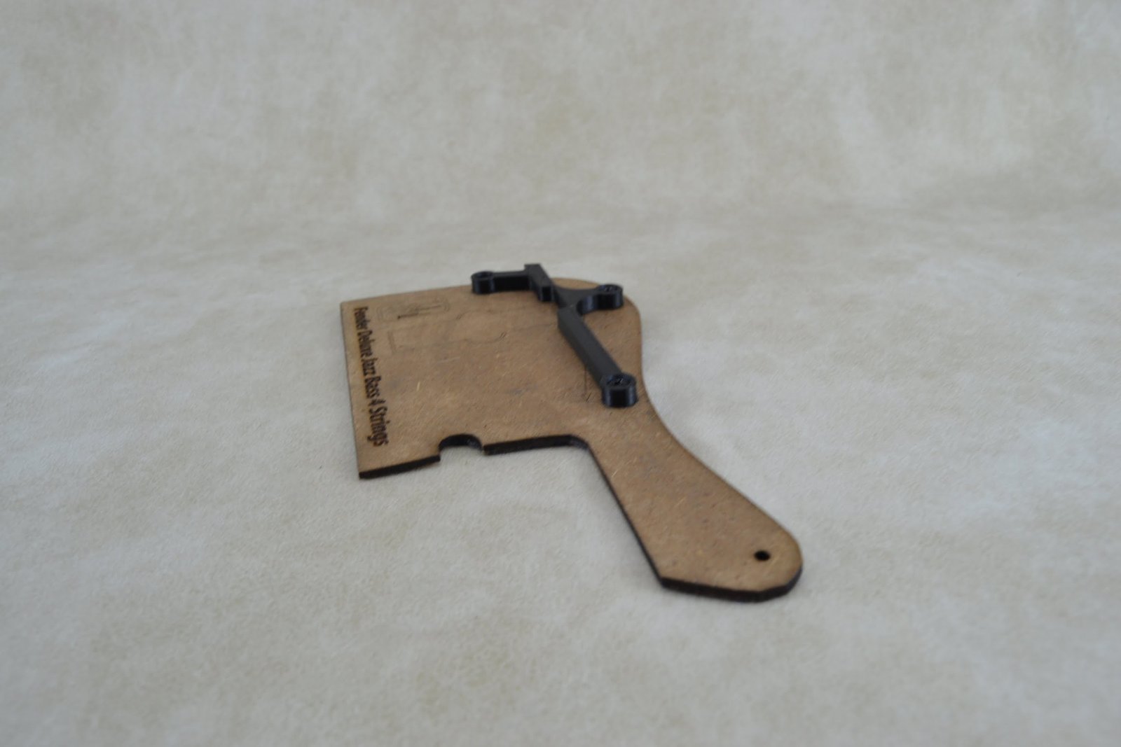 Thumb rest for Fender Deluxe bass 4 (M-6) 7 Thumb rest for Fender Deluxe bass 4 (M-6)