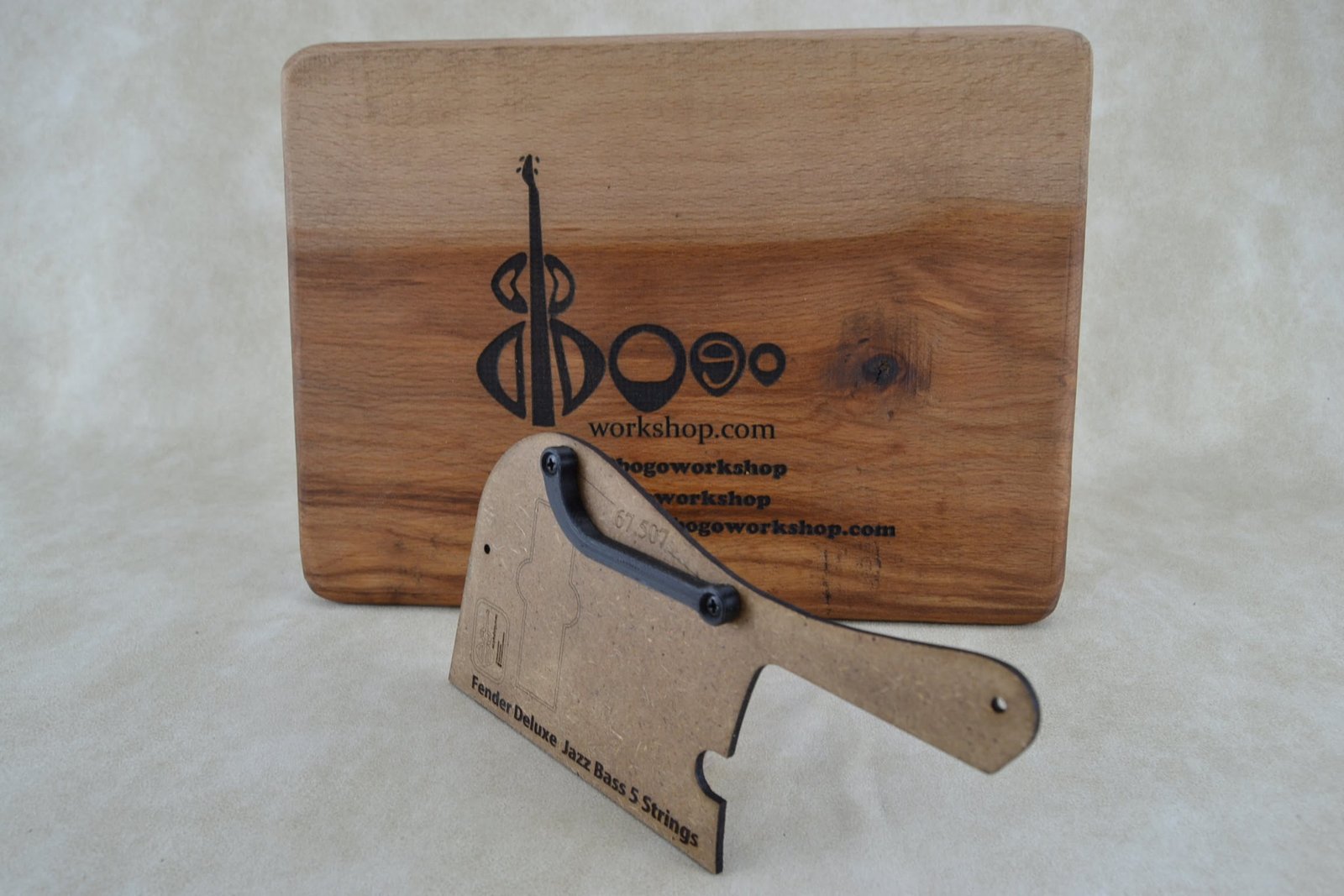 Thumb rest for Fender Deluxe bass V (M-2) 5 Thumb rest for Fender Deluxe bass V (M-2)