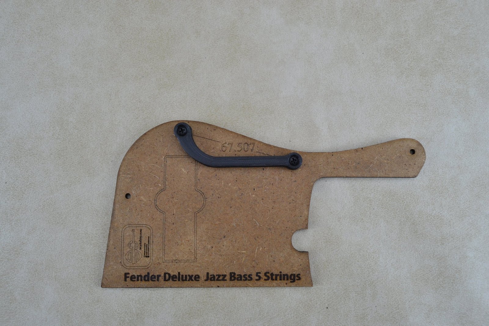 Thumb rest for Fender Deluxe bass V (M-2) 4 Thumb rest for Fender Deluxe bass V (M-2)