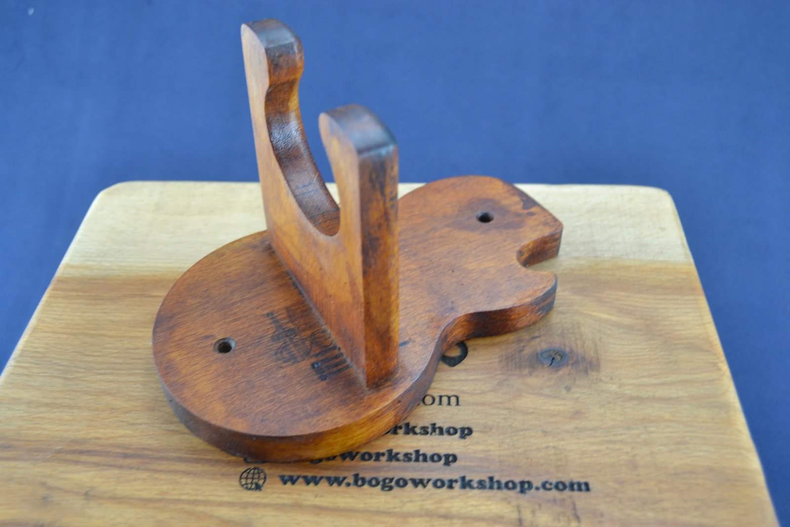 Guitar wall hanger - Wood 4 Guitar wall hanger - Wood