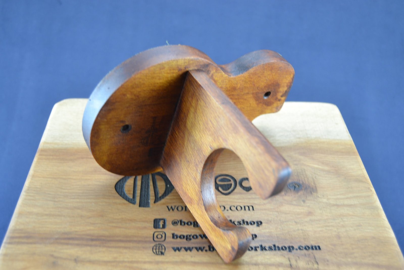 Guitar wall hanger - Wood 7 Guitar wall hanger - Wood