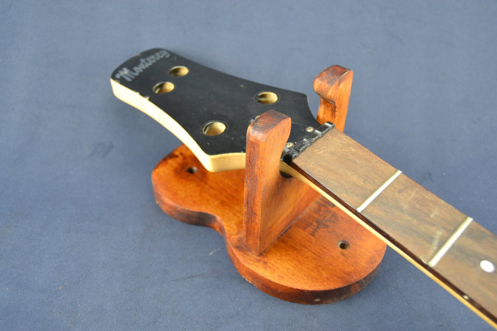 Guitar wall hanger - Wood 13 Guitar wall hanger - Wood