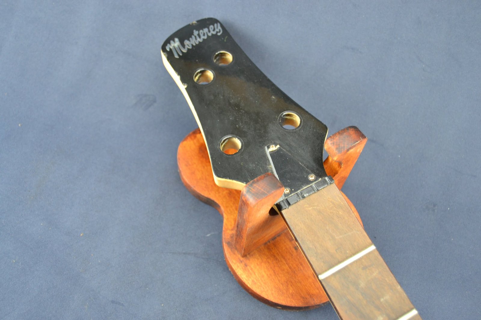 Guitar wall hanger - Wood 14 Guitar wall hanger - Wood