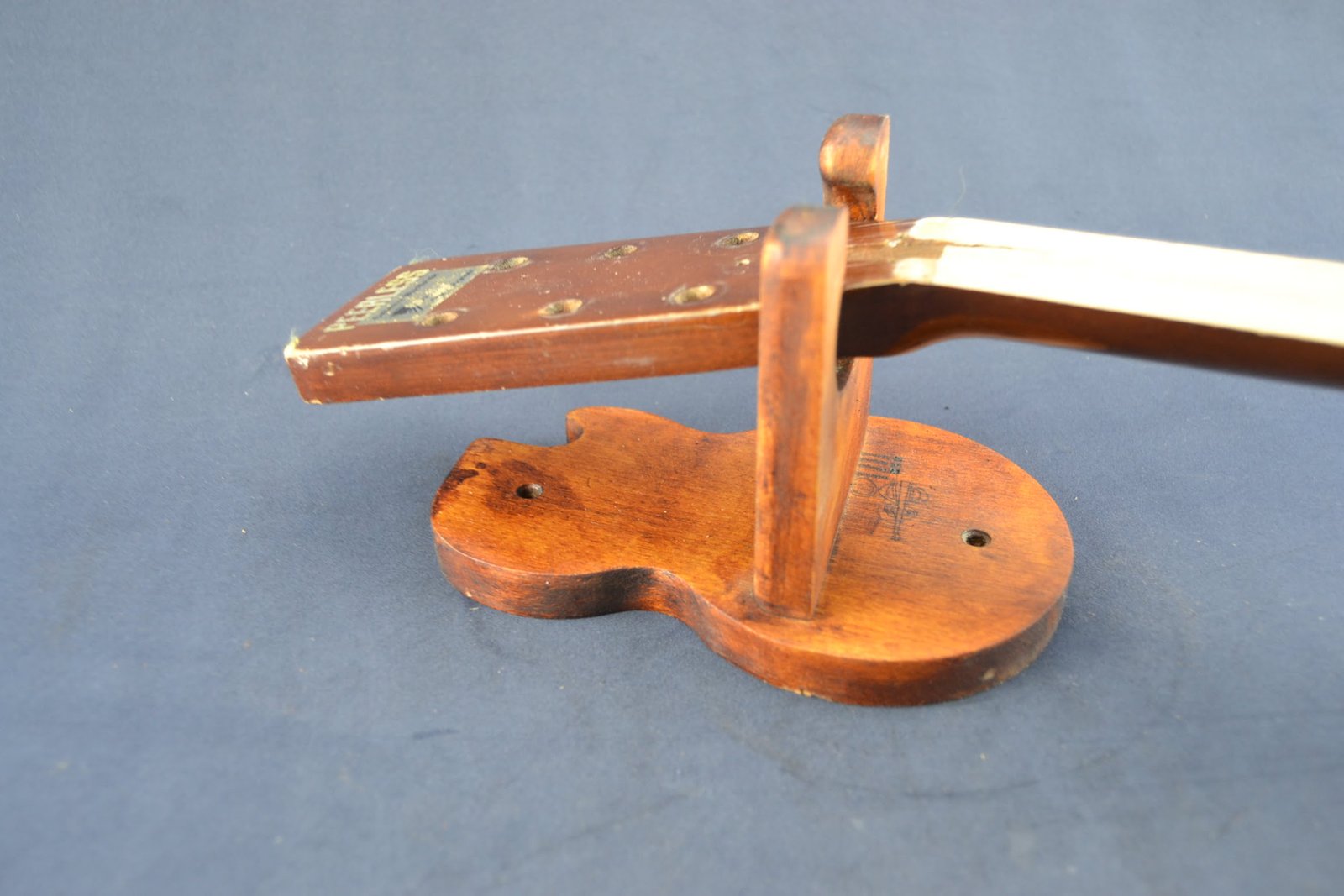 Guitar wall hanger - Wood 23 Guitar wall hanger - Wood