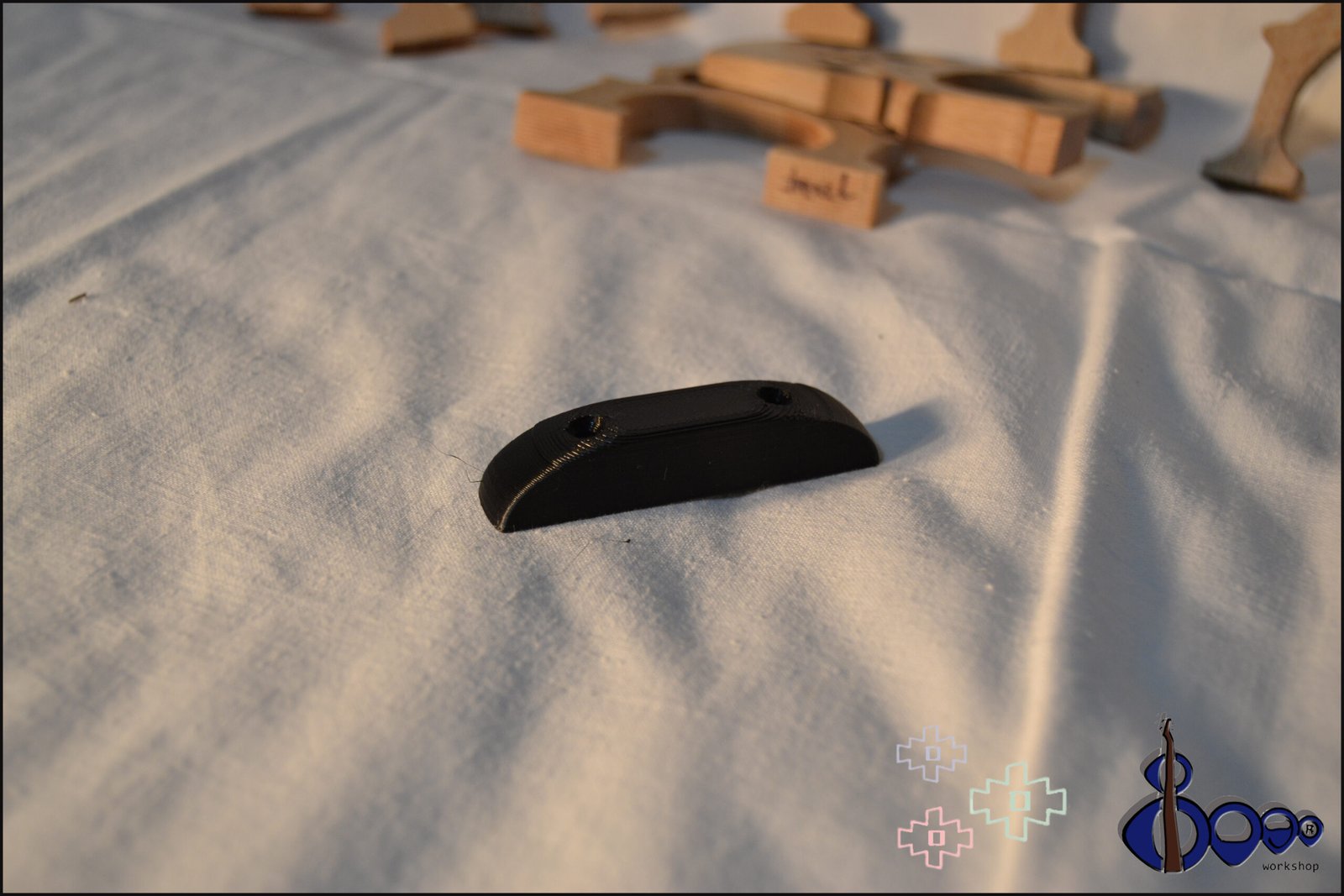 Fender Jazz bass Thumb rest 1