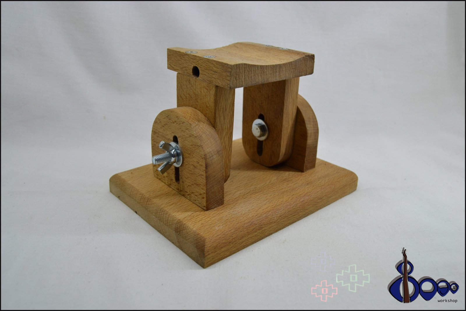 Guitar neck support adjustable model