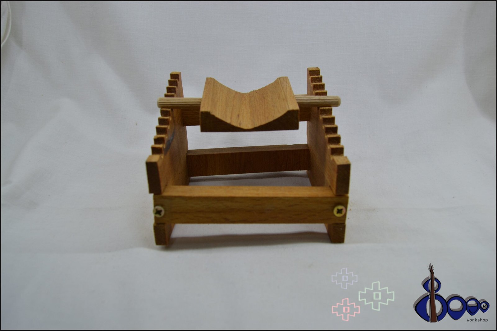 Guitar neck support stepped model