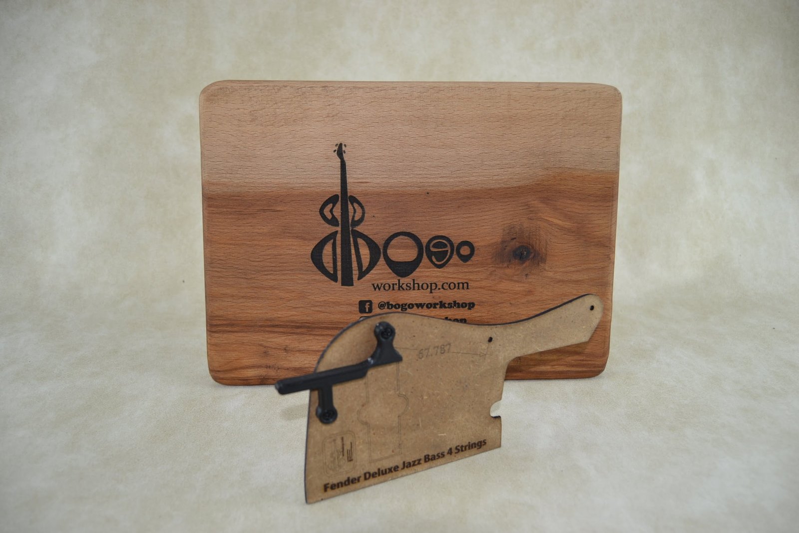 Thumb rest for Fender Deluxe bass 4 (M-5)