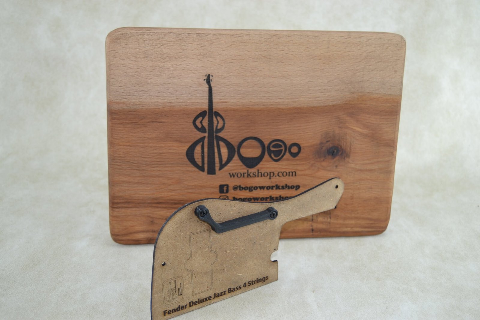 Thumb rest for Fender Deluxe bass (M-4)