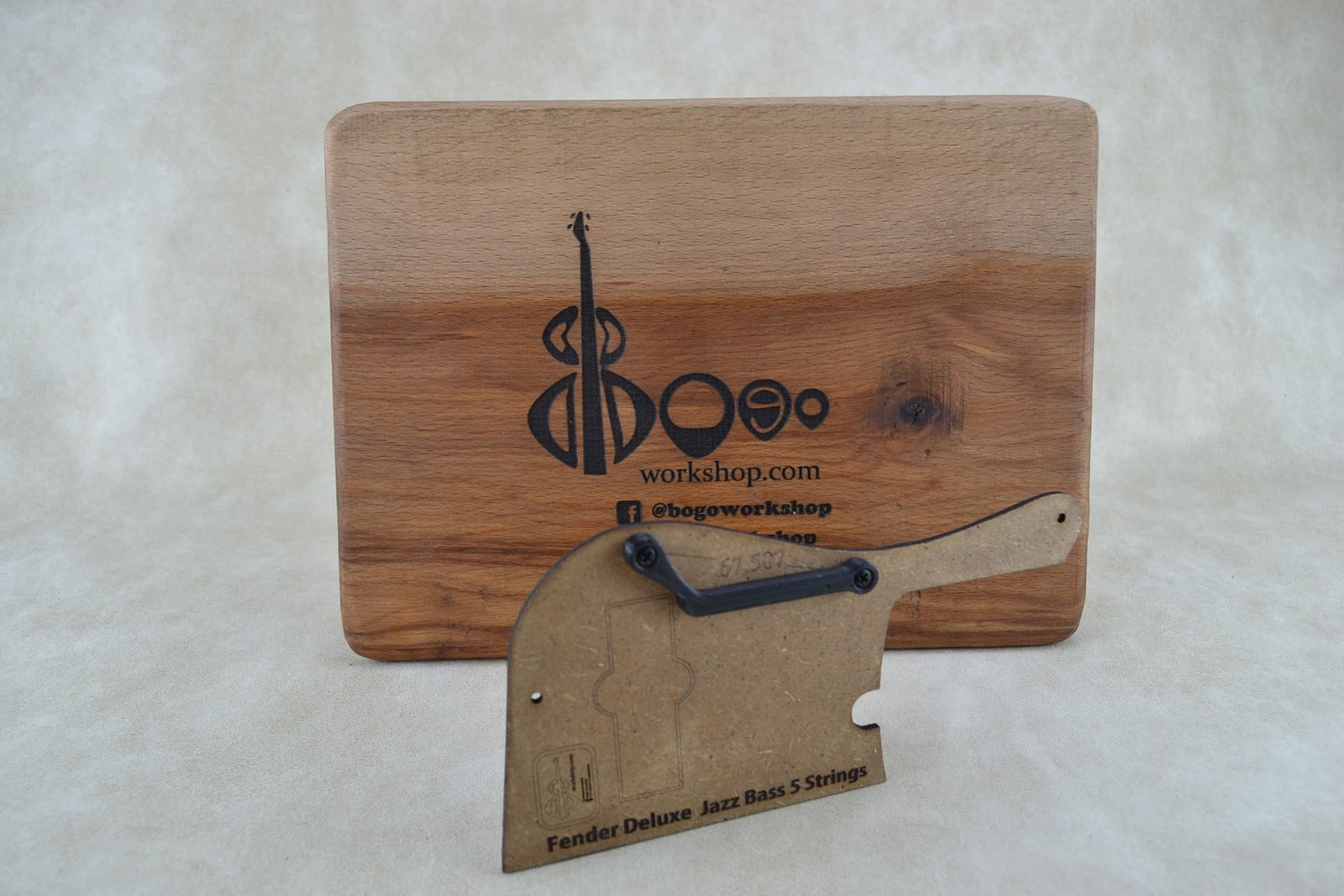 Thumb rest for Fender Deluxe bass V (M-1)