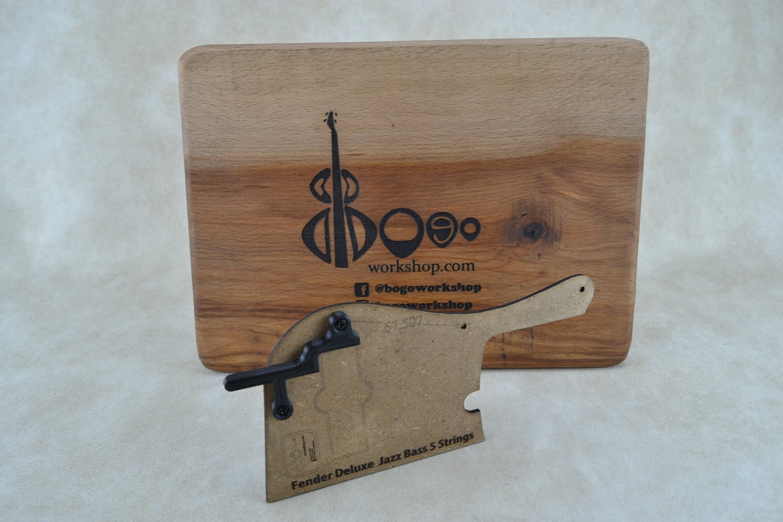 Thumb rest for Fender Deluxe  bass V (M-6)