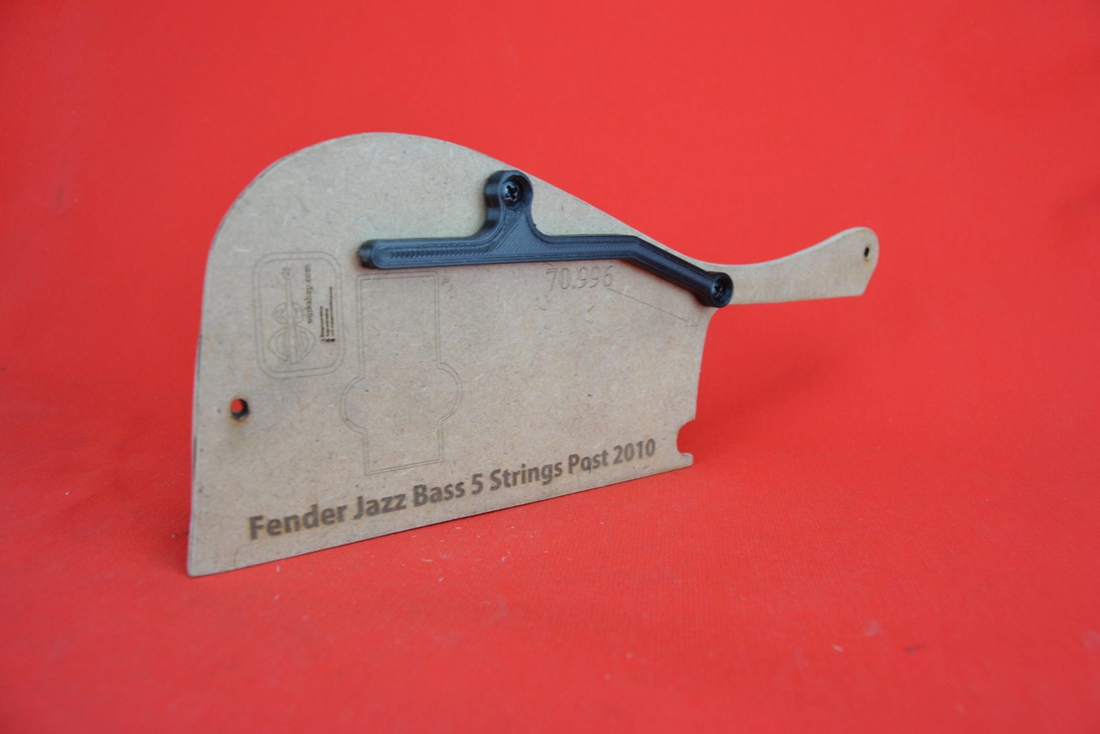 Thumb rest for Fender Jazz V post 2010 (M-4)