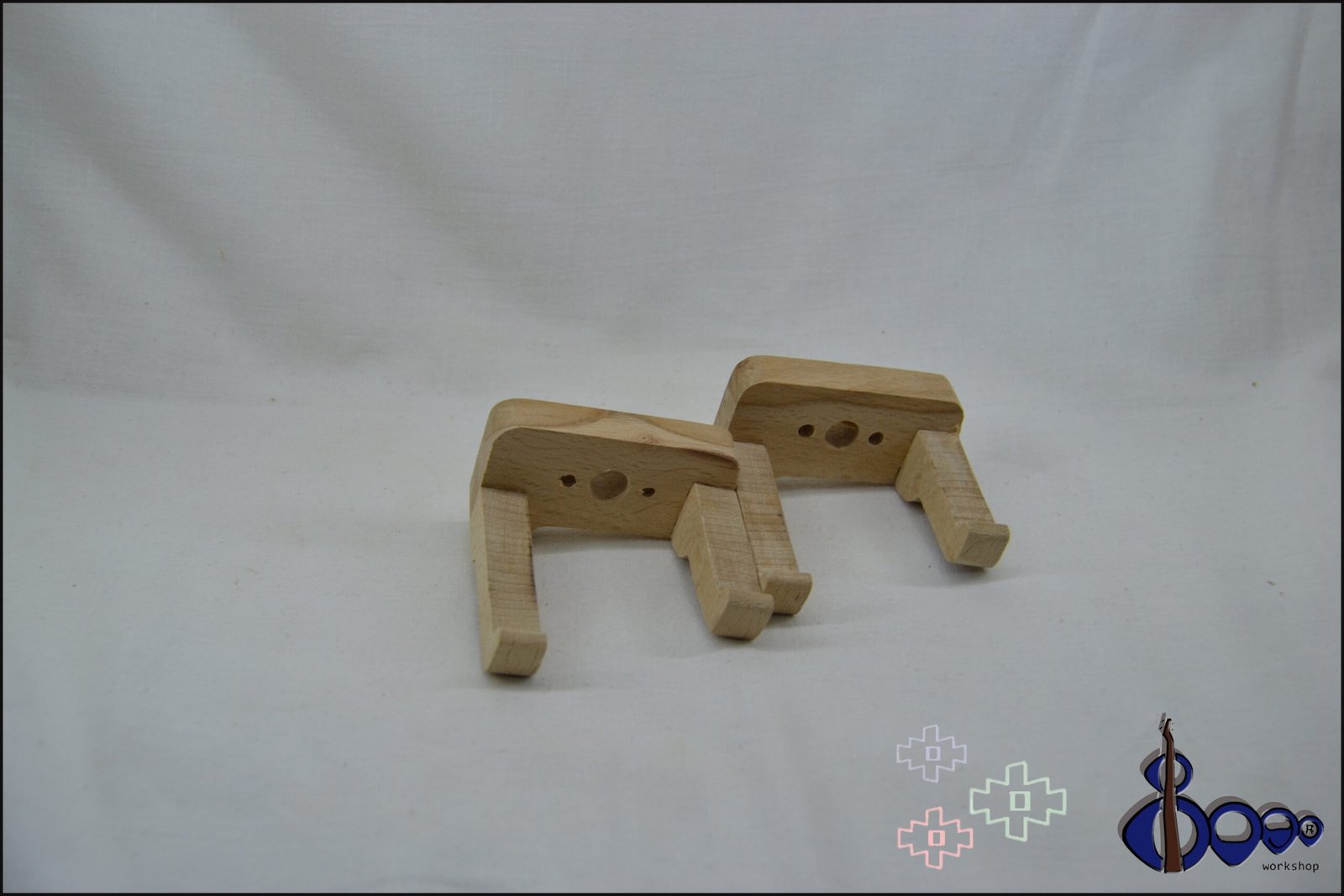 Violin and viola and bow wall mount